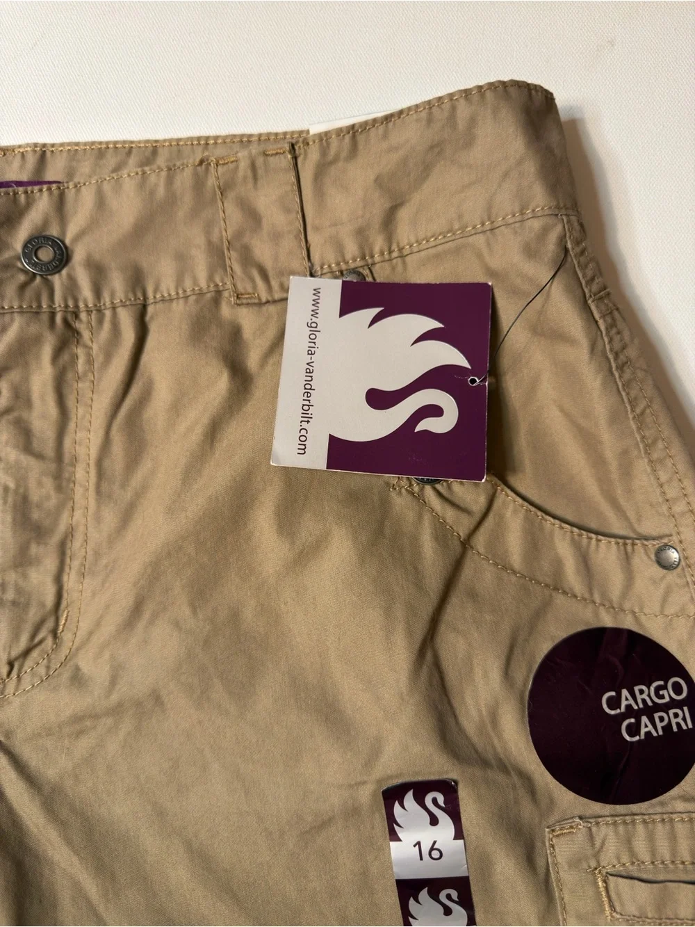 NWT Women's Gloria Vanderbilt Cargo Capri Pants in Khaki Size 16/19" Inseam - Picture 4 of 11